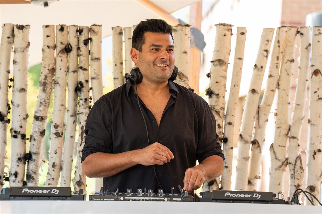 DJ an den Decks
