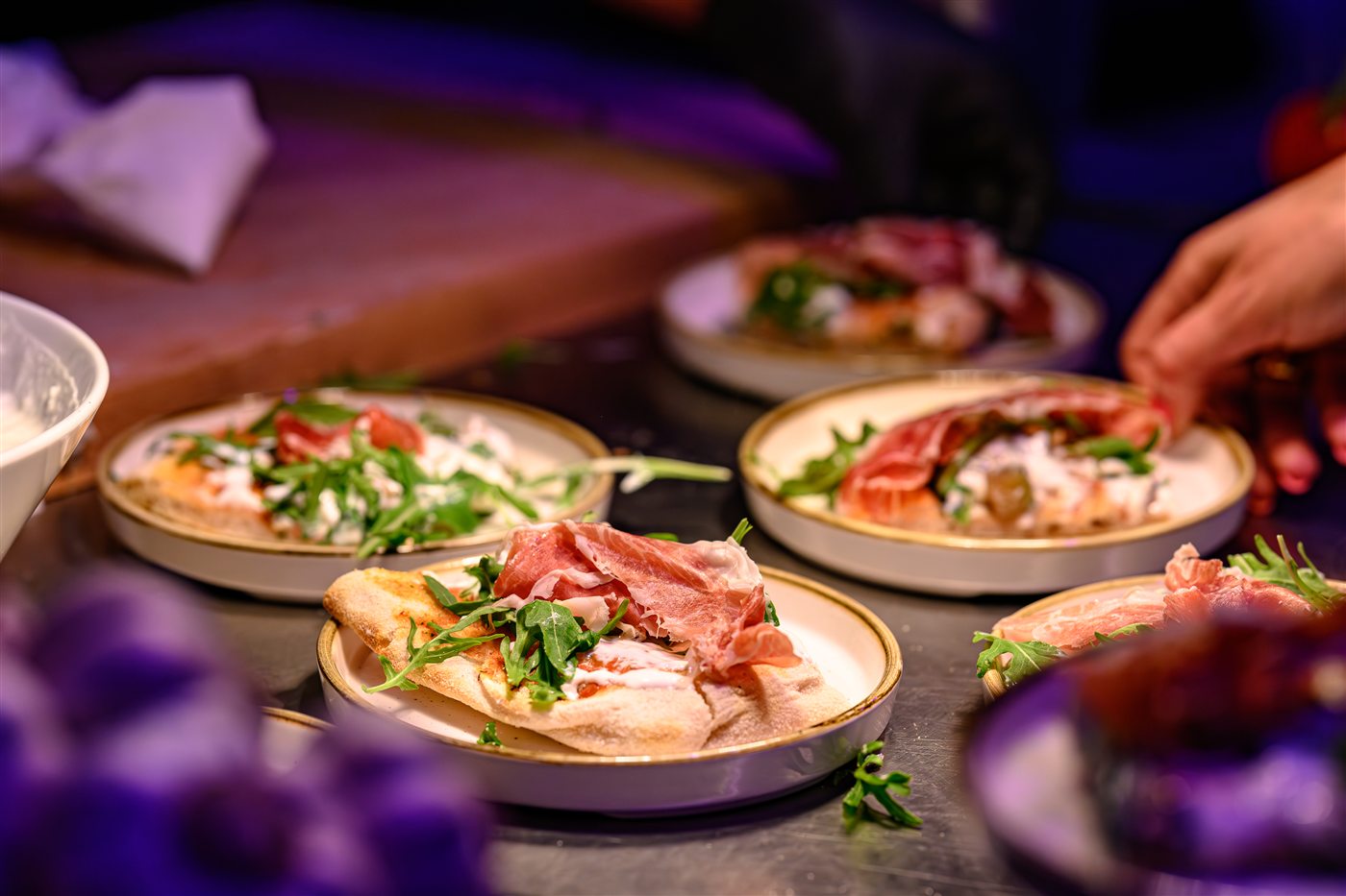 Pinsa mit Rohschinken und Rucola – Verpflegung bei Eve's Kitchen